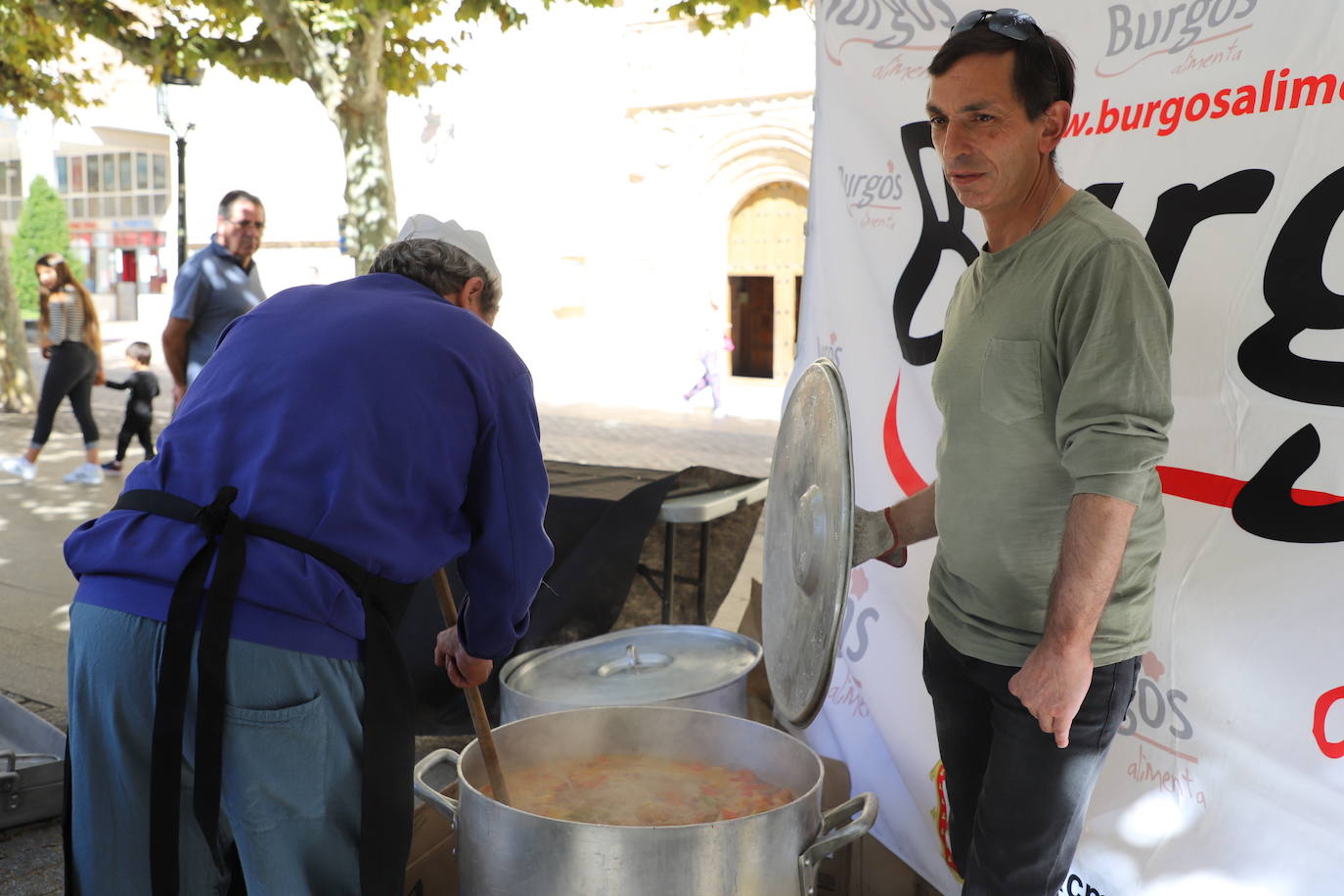 Fotos: Imágenes del Mercado de Productores de Burgos Alimenta del Día de la Provincia, celebrado en Briviesca