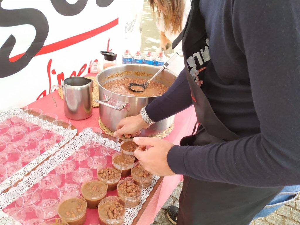 Fotos: Imágenes del Mercado de Productores de Burgos Alimenta del Día de la Provincia, celebrado en Briviesca