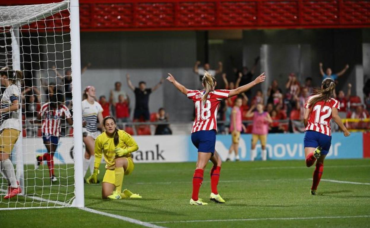 Las jugadoras del Atlético celebran un gol frente al Spartak Subotika. 