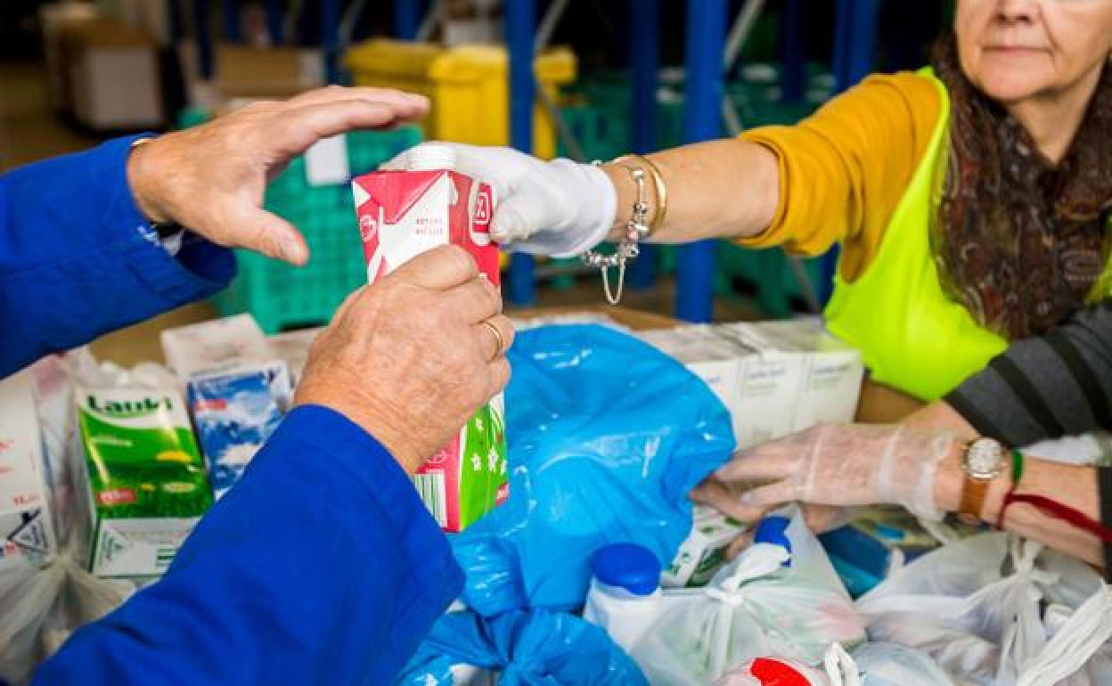 La Obra Social 'la Caixa' consigue más de 29.000 litros de leche para el Banco de Alimentos de Burgos