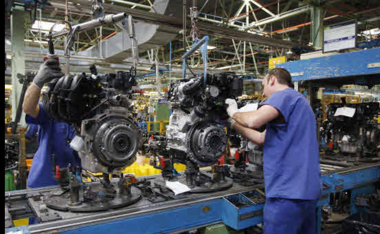 Trabajadores de la fábrica de Ford en Valencia. 