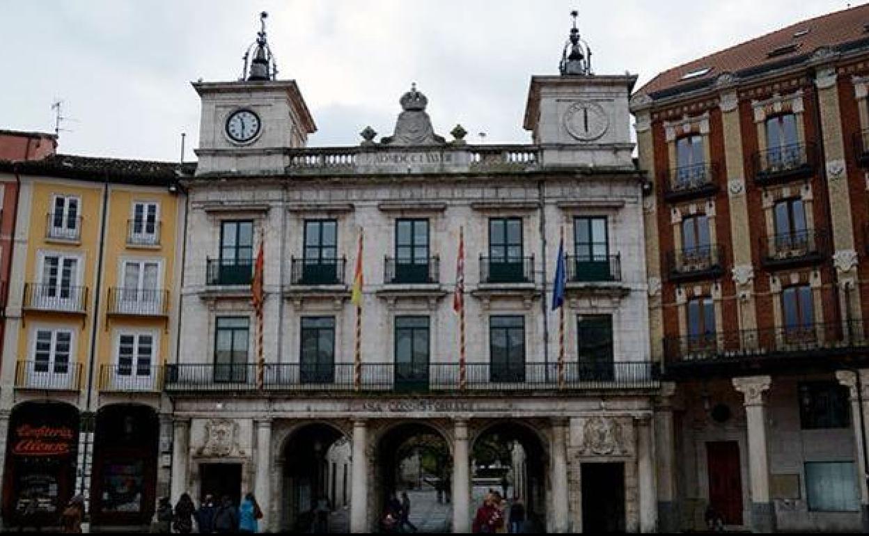 Fachada del Ayuntamiento de Burgos. 