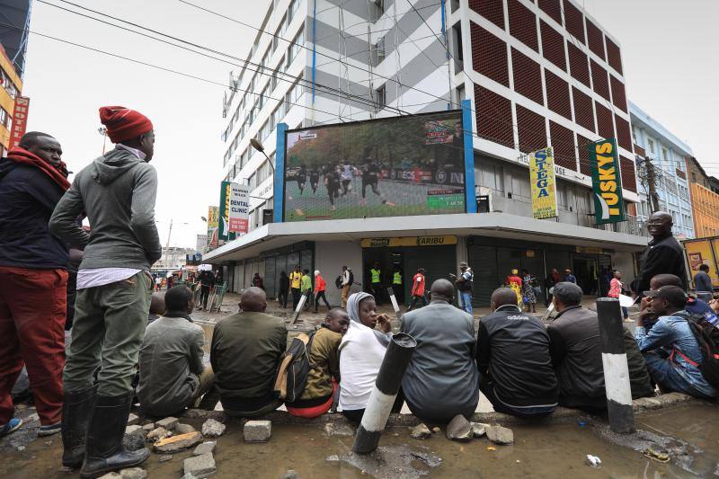 Fotos: Kipchoge derriba la barrera de las dos horas