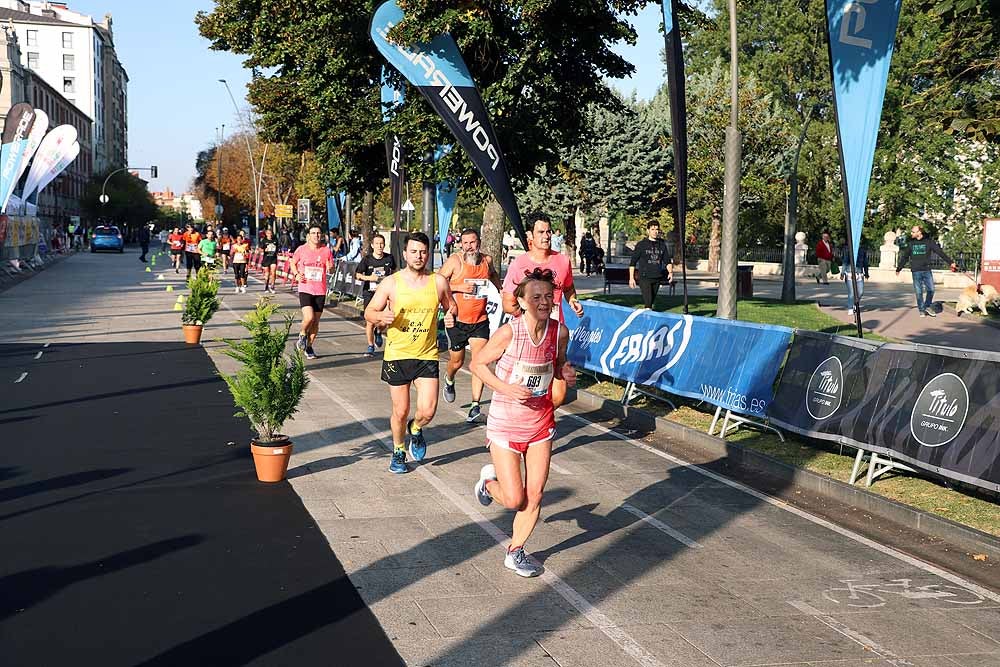 Más de 1.300 corredores se han dado cita esta mañana en la cuarta edición de la Campofrío Maratón Burgos.