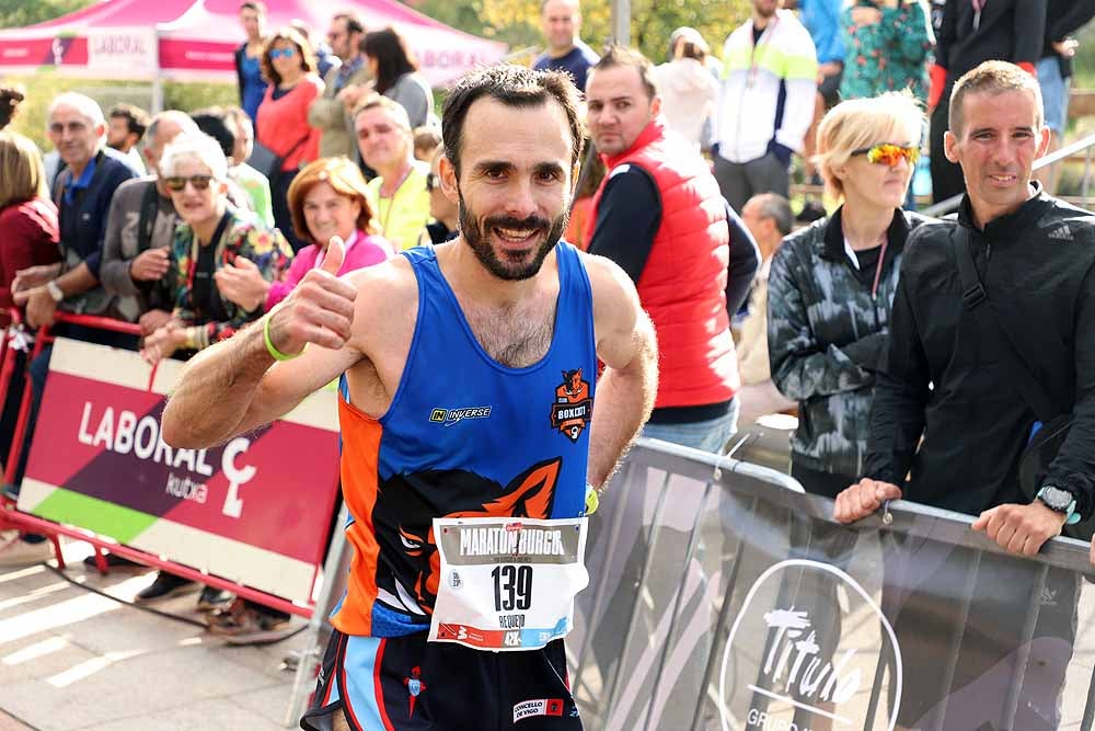 Más de 1.300 corredores se han dado cita esta mañana en la cuarta edición de la Campofrío Maratón Burgos.