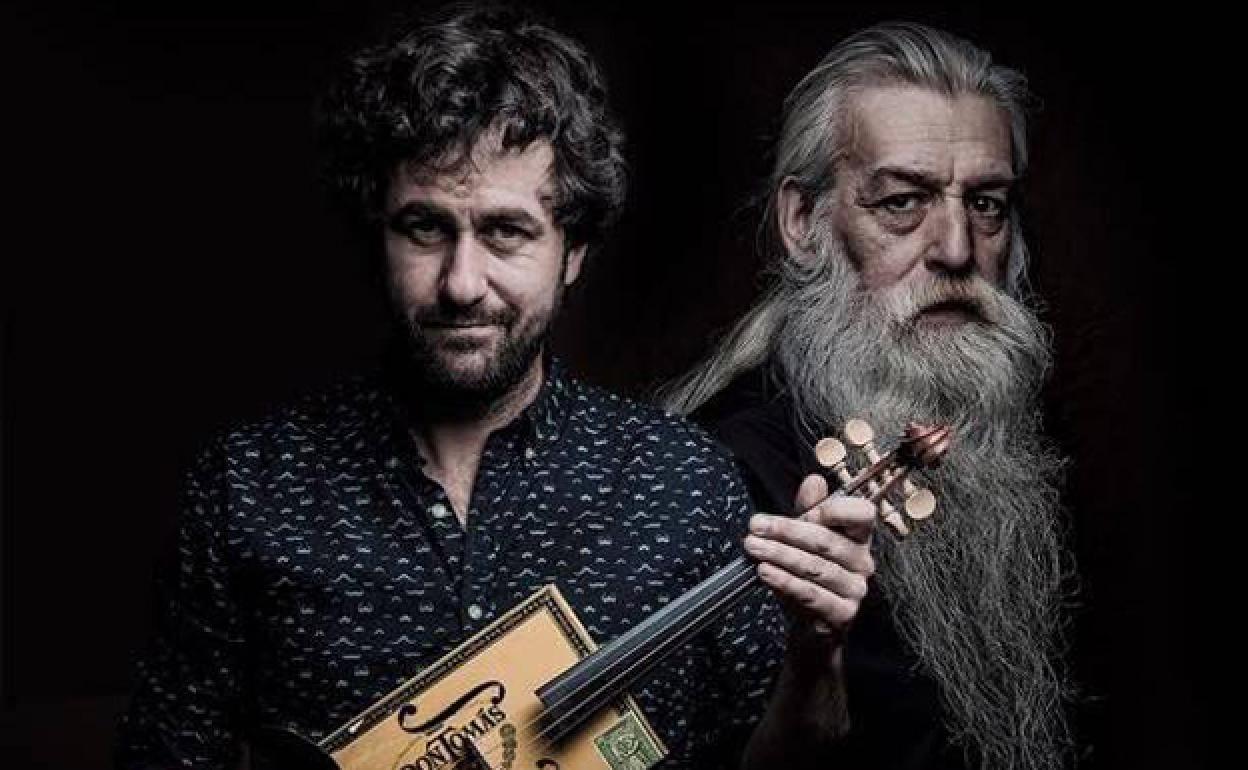 Diego Galaz y Mario Mayoral interpretarán el concierto 'Violines, Serruchos y otros mágicos instrumentos'. 