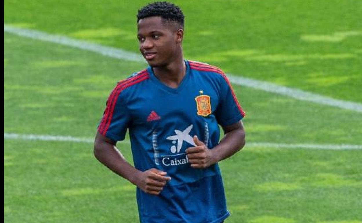 Ansu Fati, durante un entrenamiento de la sub-21. 