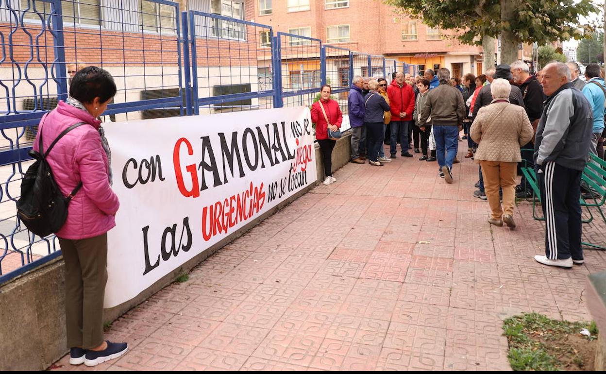 Imagen de la concentración en el centro de salud Gamonal Antigua