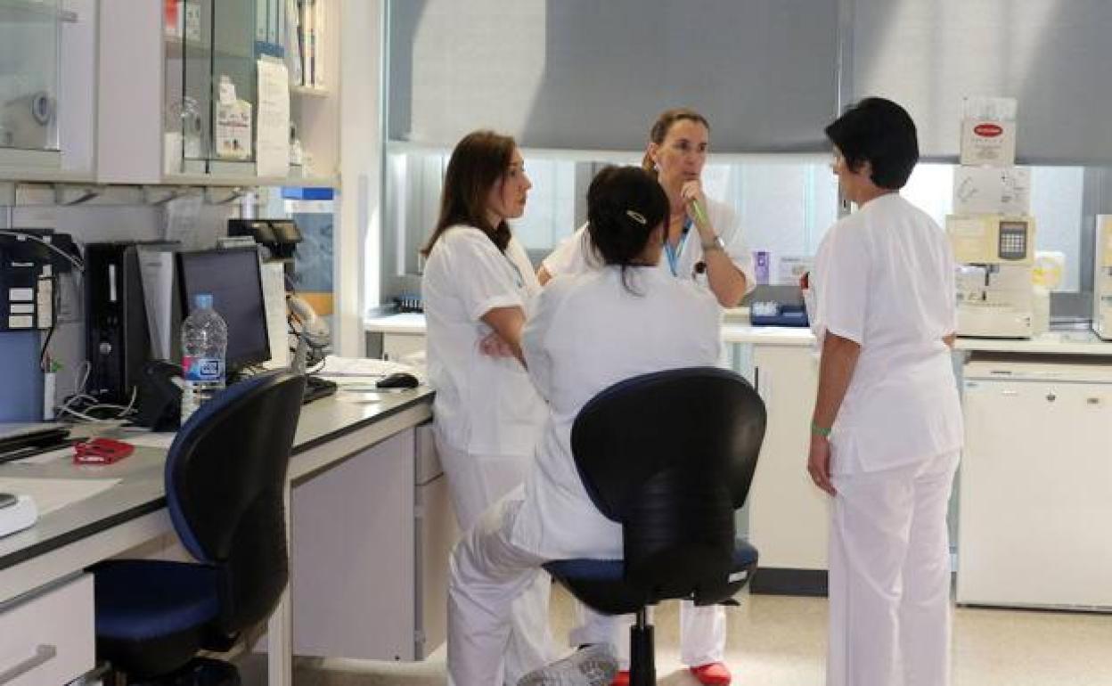 Médicos y residentes en el Hospital Río Hortega de Valladolid. 