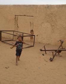 Imagen secundaria 2 - Clases y patio de la guardería de Miyec. 