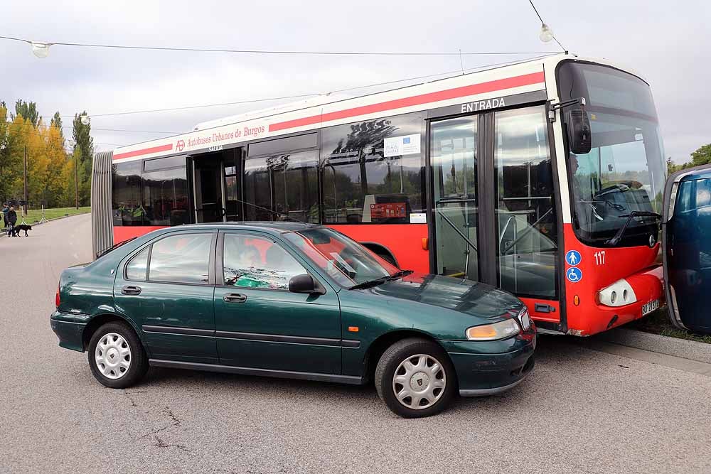 Fotos: Imágenes del simulacro de accidente de transporte escolar