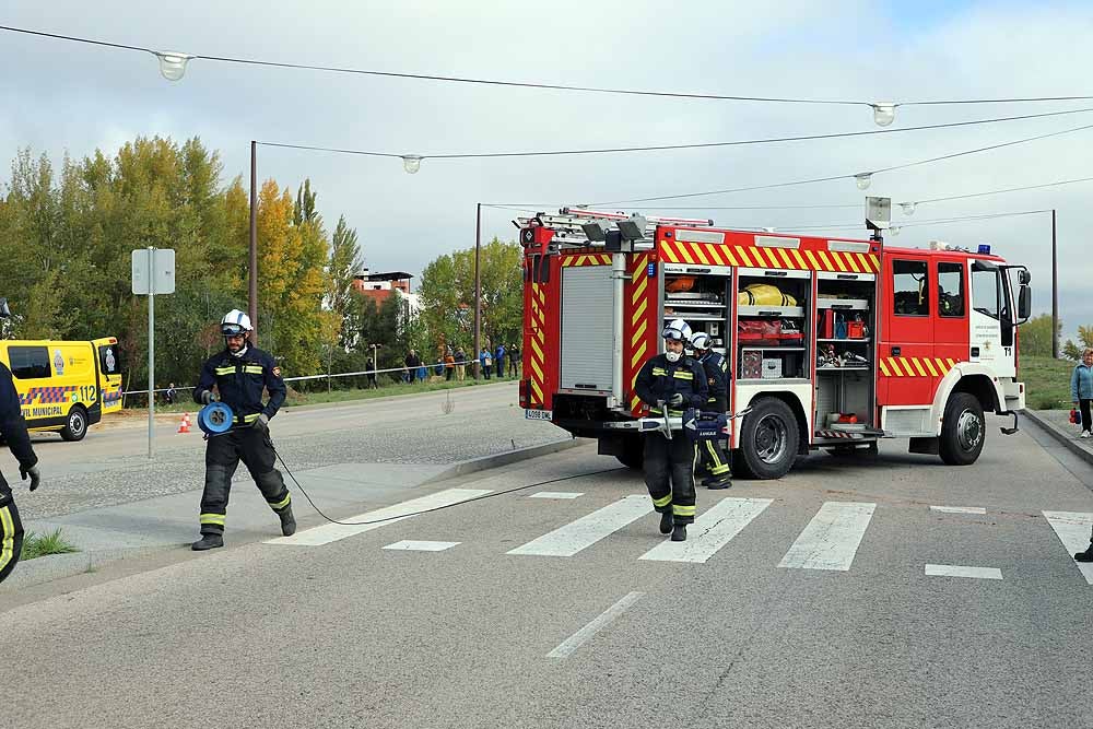 Fotos: Imágenes del simulacro de accidente de transporte escolar