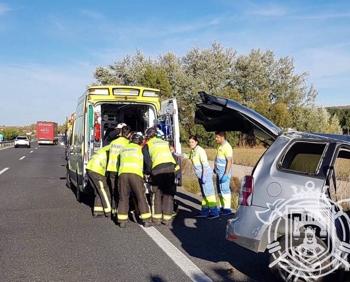 Imagen secundaria 2 - Imágenes de la intervención de los bomberos