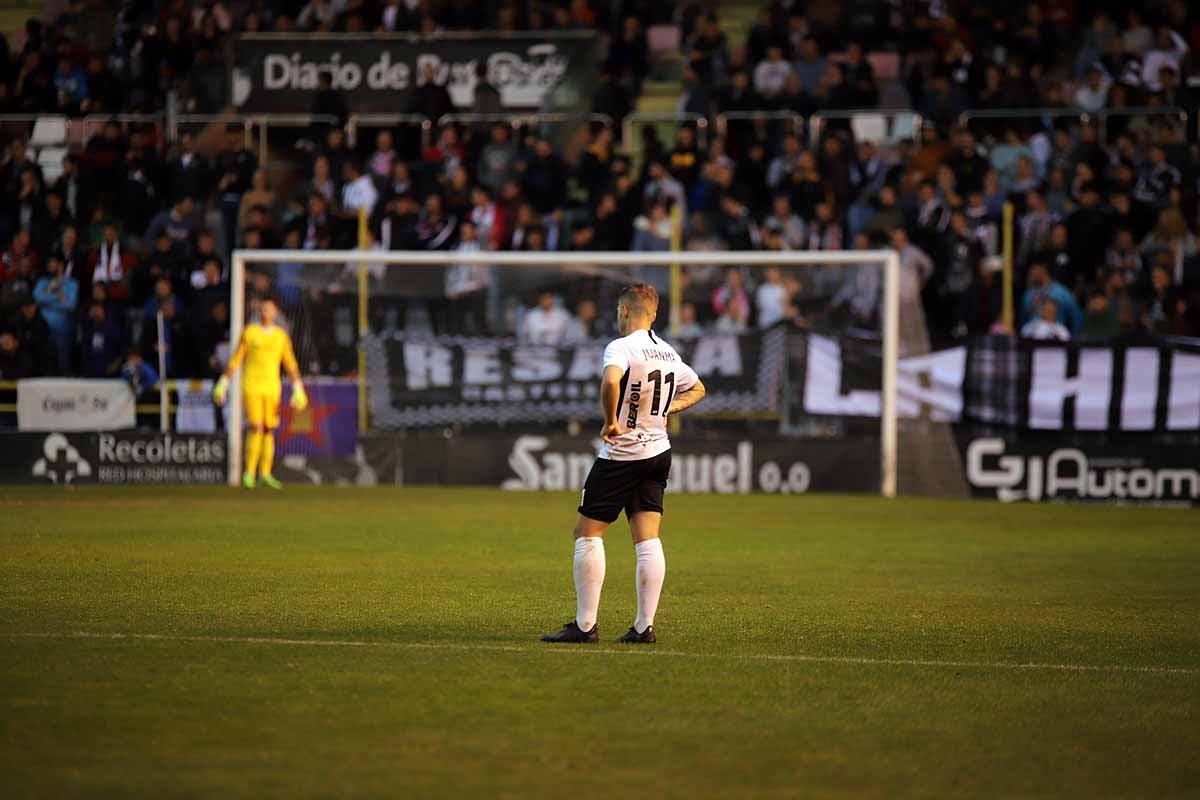 Los blanquinegros han perdido en casa contra la Sociedad Deportiva Amorebieta | Pisculichi encajó el único gol para los locales (1-2) | El Plantío recibió con emoción y homenajes a Mikel Saizar que regresaba a la que fue su portería durante dos temporadas). 