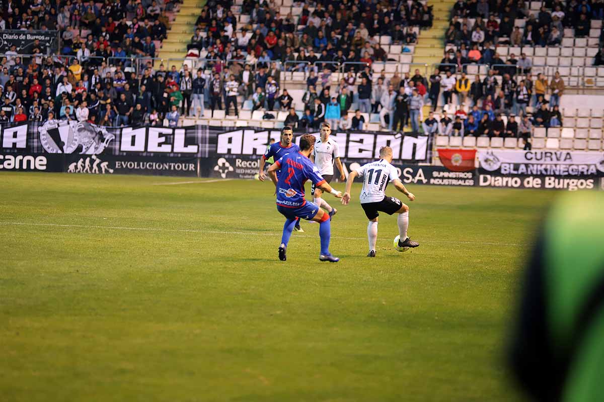 Los blanquinegros han perdido en casa contra la Sociedad Deportiva Amorebieta | Pisculichi encajó el único gol para los locales (1-2) | El Plantío recibió con emoción y homenajes a Mikel Saizar que regresaba a la que fue su portería durante dos temporadas). 