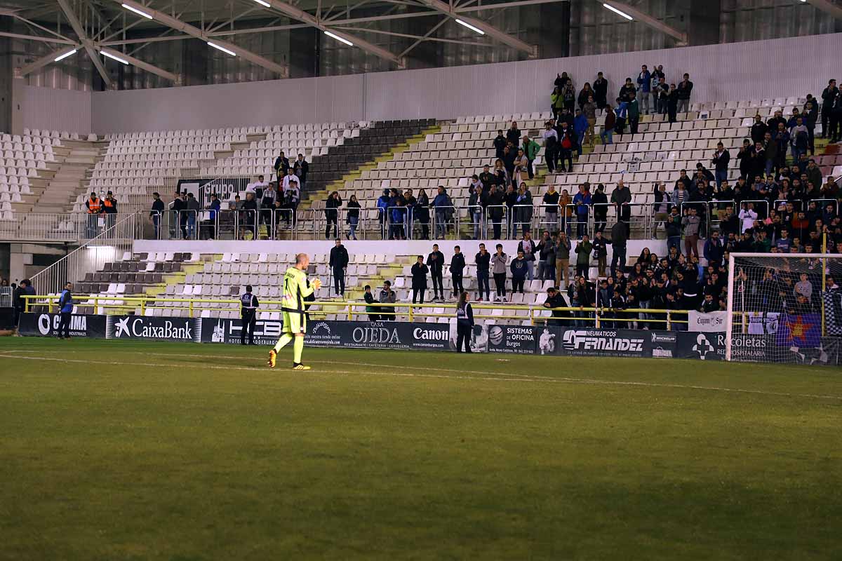 Los blanquinegros han perdido en casa contra la Sociedad Deportiva Amorebieta | Pisculichi encajó el único gol para los locales (1-2) | El Plantío recibió con emoción y homenajes a Mikel Saizar que regresaba a la que fue su portería durante dos temporadas). 