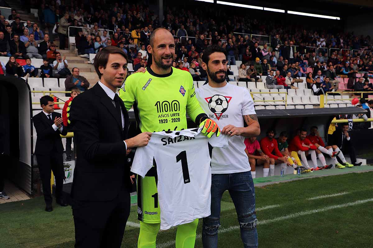 Los blanquinegros han perdido en casa contra la Sociedad Deportiva Amorebieta | Pisculichi encajó el único gol para los locales (1-2) | El Plantío recibió con emoción y homenajes a Mikel Saizar que regresaba a la que fue su portería durante dos temporadas). 