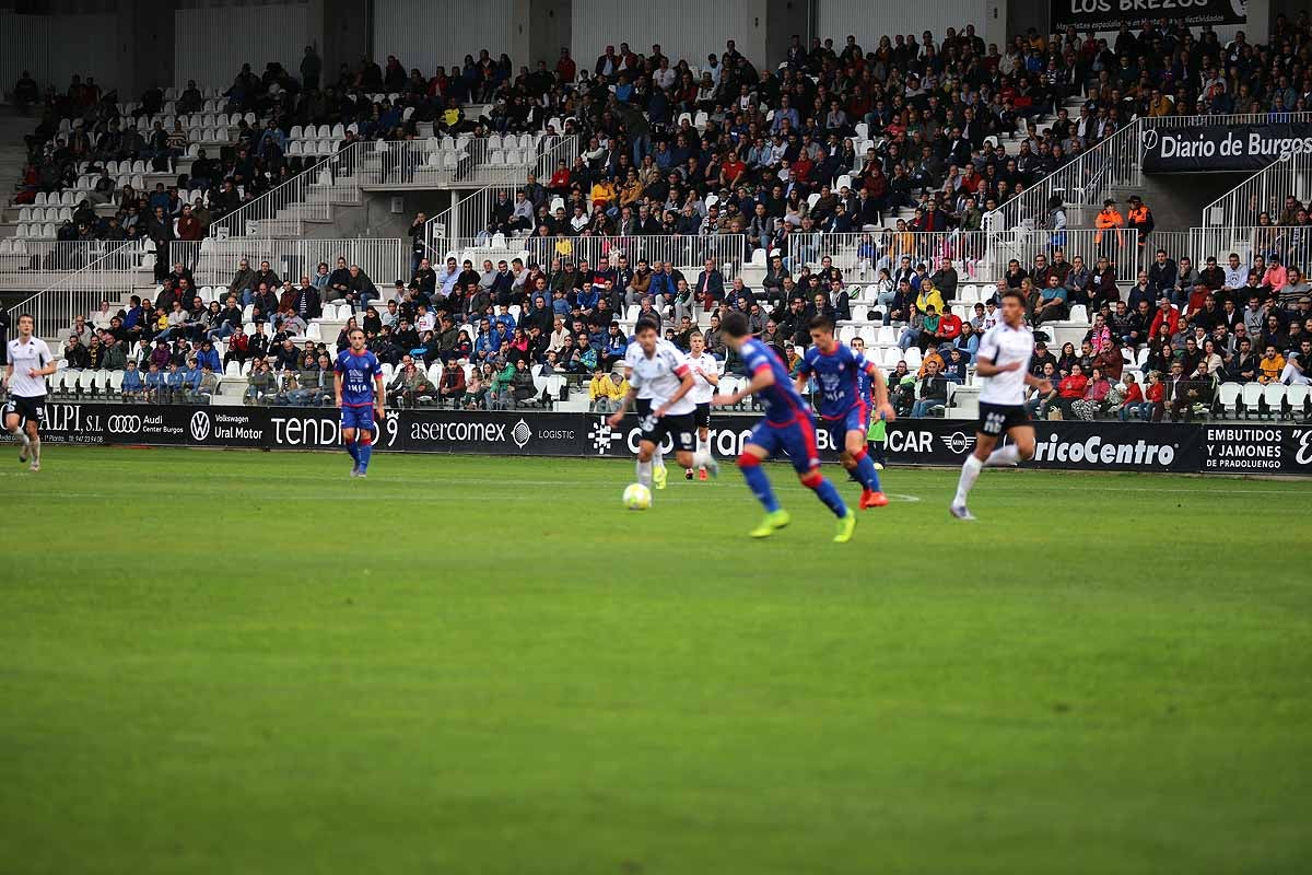 Los blanquinegros han perdido en casa contra la Sociedad Deportiva Amorebieta | Pisculichi encajó el único gol para los locales (1-2) | El Plantío recibió con emoción y homenajes a Mikel Saizar que regresaba a la que fue su portería durante dos temporadas). 