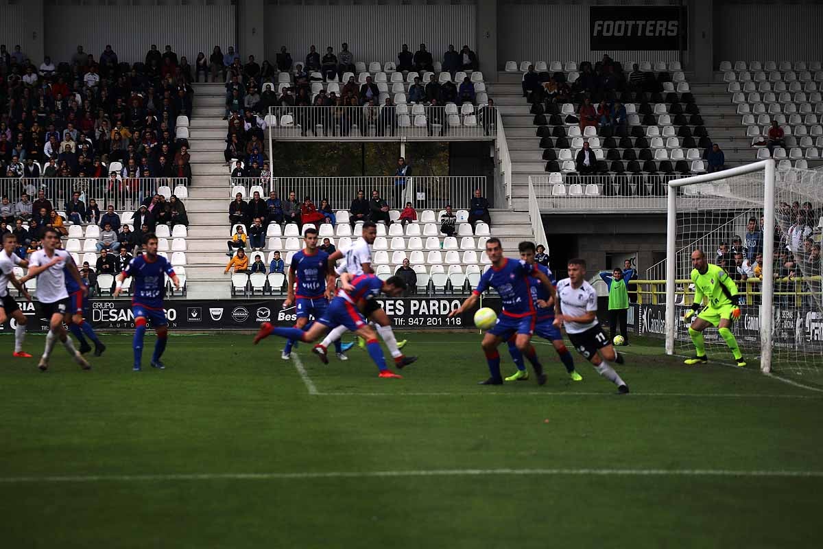 Los blanquinegros han perdido en casa contra la Sociedad Deportiva Amorebieta | Pisculichi encajó el único gol para los locales (1-2) | El Plantío recibió con emoción y homenajes a Mikel Saizar que regresaba a la que fue su portería durante dos temporadas). 