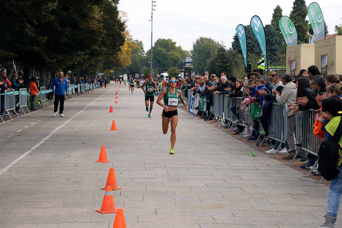 Dani Arce y Lidia Campo han sido los vencedores en la prueba de 10 kilómetros que ha recorridos las calles burgaleses. 