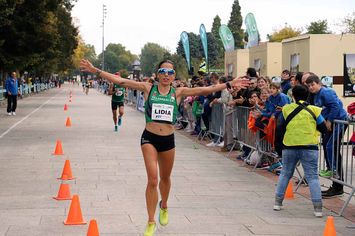 Dani Arce y Lidia Campo han sido los vencedores en la prueba de 10 kilómetros que ha recorridos las calles burgaleses. 