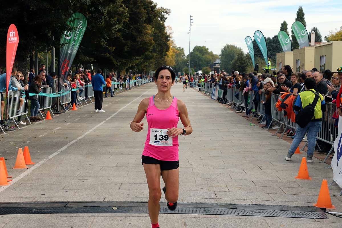 Dani Arce y Lidia Campo han sido los vencedores en la prueba de 10 kilómetros que ha recorridos las calles burgaleses. 