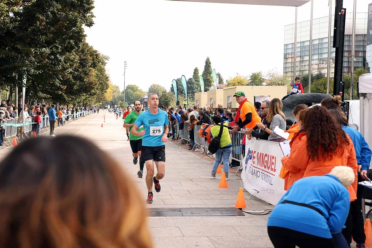 Dani Arce y Lidia Campo han sido los vencedores en la prueba de 10 kilómetros que ha recorridos las calles burgaleses. 