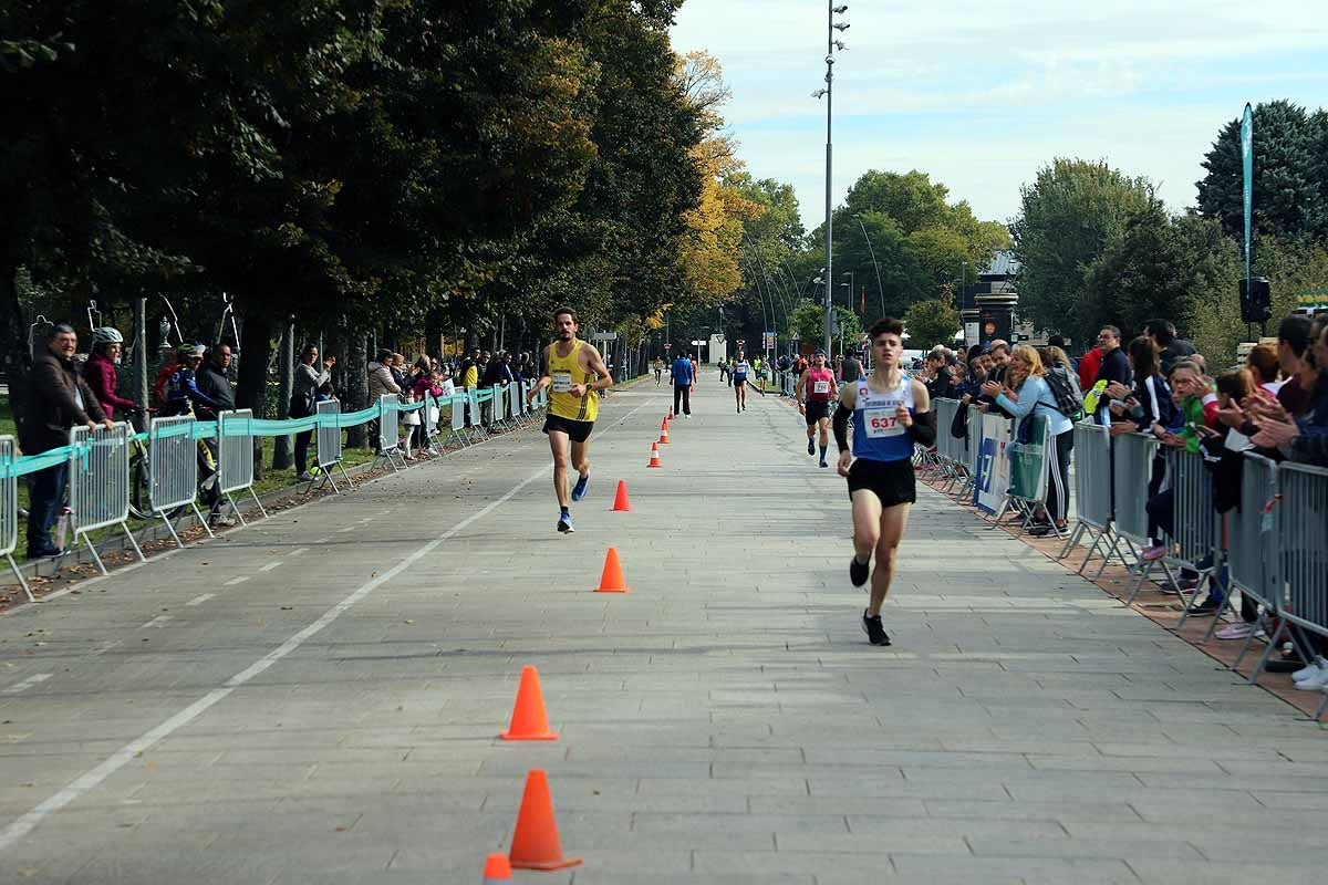 Dani Arce y Lidia Campo han sido los vencedores en la prueba de 10 kilómetros que ha recorridos las calles burgaleses. 