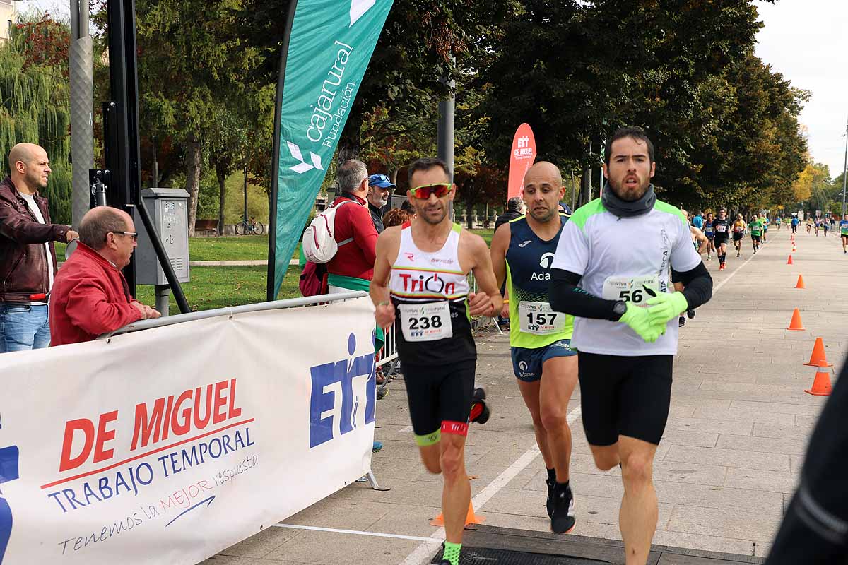 Dani Arce y Lidia Campo han sido los vencedores en la prueba de 10 kilómetros que ha recorridos las calles burgaleses. 