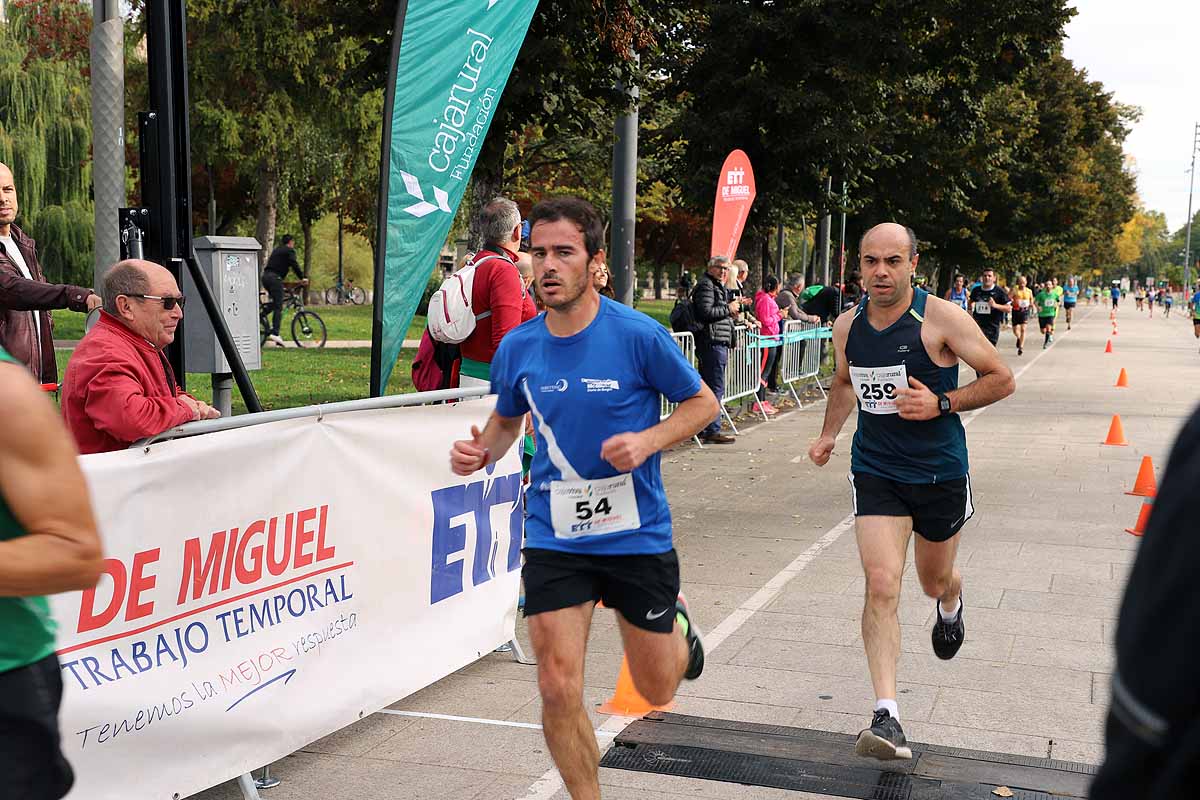 Dani Arce y Lidia Campo han sido los vencedores en la prueba de 10 kilómetros que ha recorridos las calles burgaleses. 