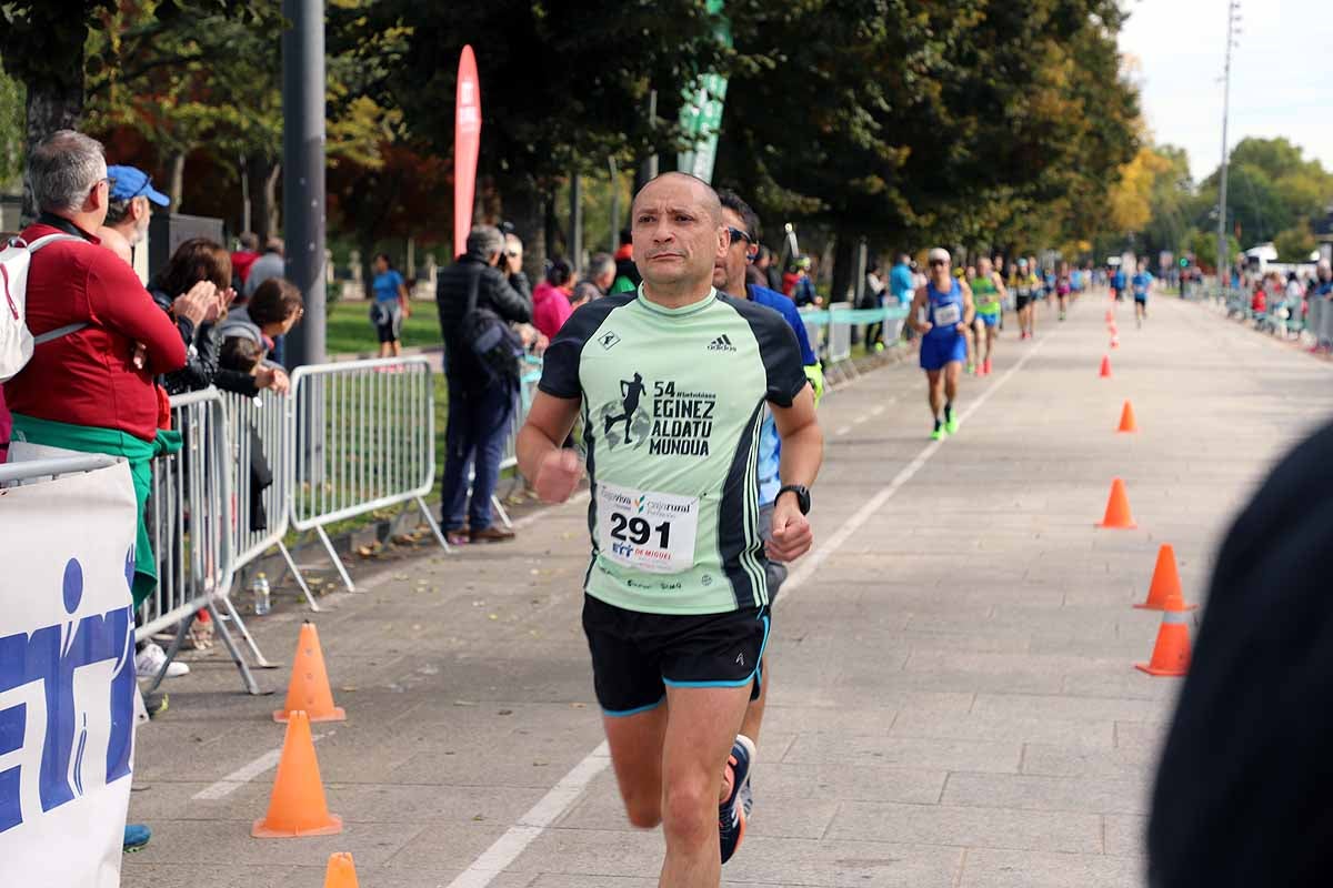 Dani Arce y Lidia Campo han sido los vencedores en la prueba de 10 kilómetros que ha recorridos las calles burgaleses. 