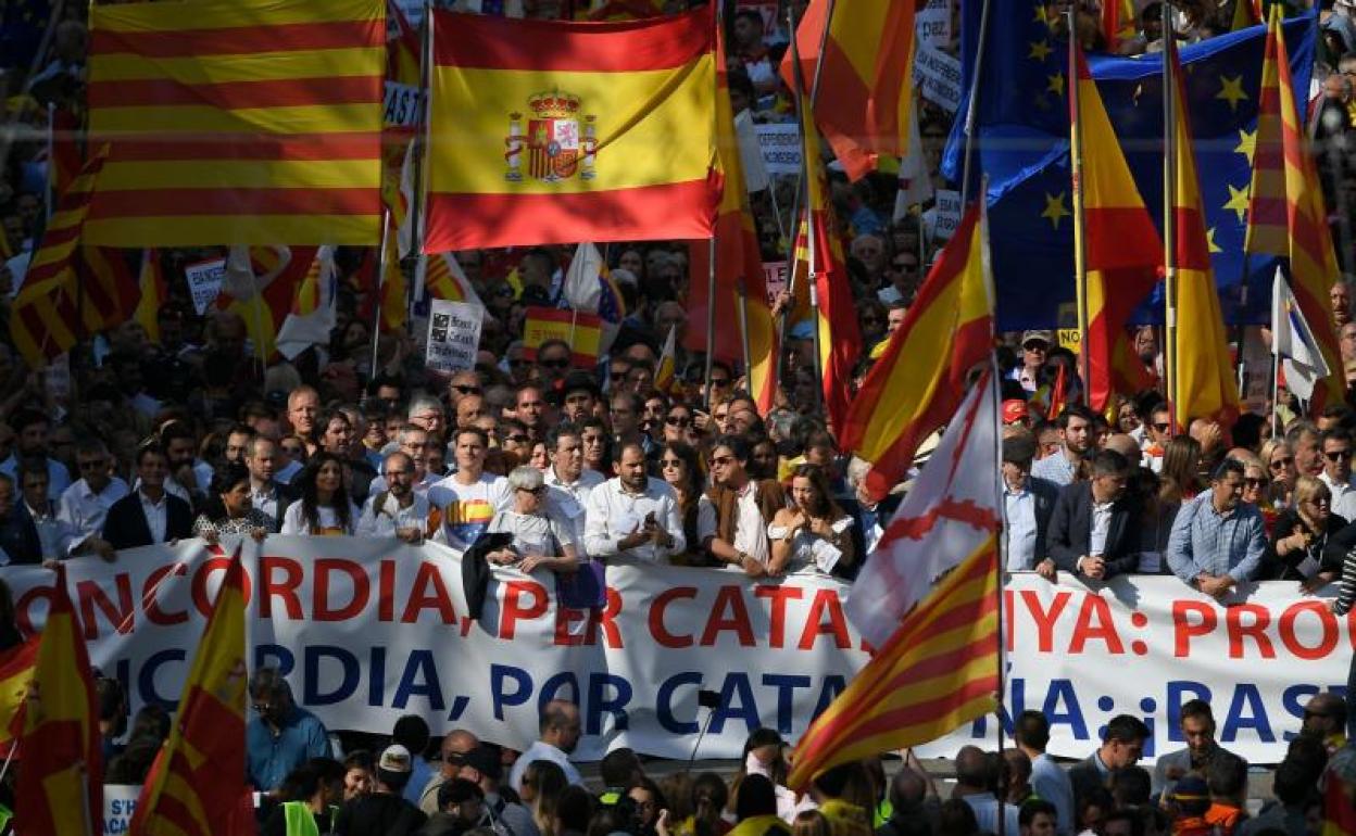 Fernando Sánchez Costa, presidente de SCC, en la cabecera de la manifestación.