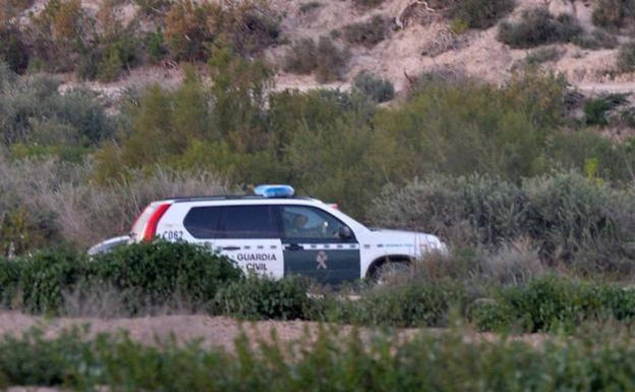 La Guardia Civil desplegó varias patrullas por la zona. 