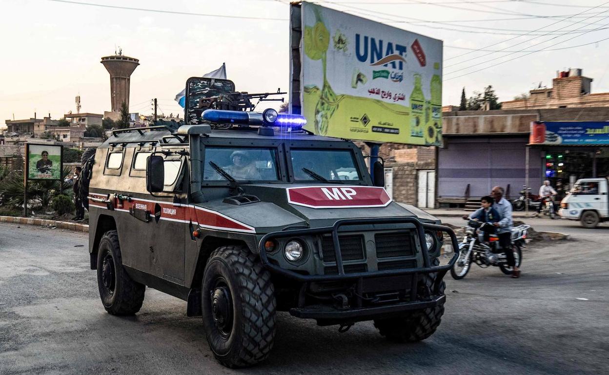 Un vehículo militar ruso en la ciudad de Qamishli. 