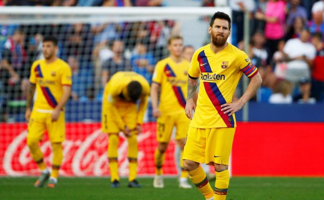 Messi, cariacontecido tras uno de los goles que le marcó el Levante al Barcelona. 