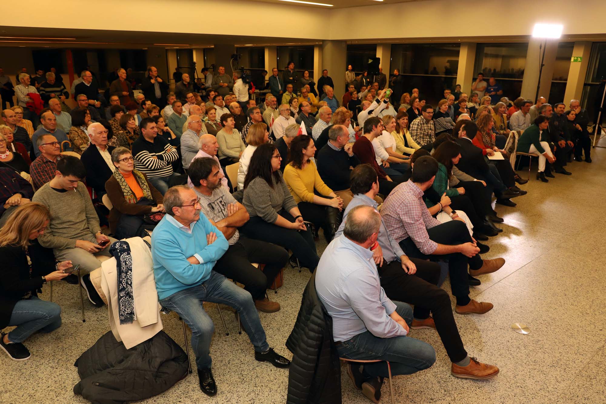 La ministra de Trabajo en funciones, Magdalena Valerio, visita Burgos en campaña.