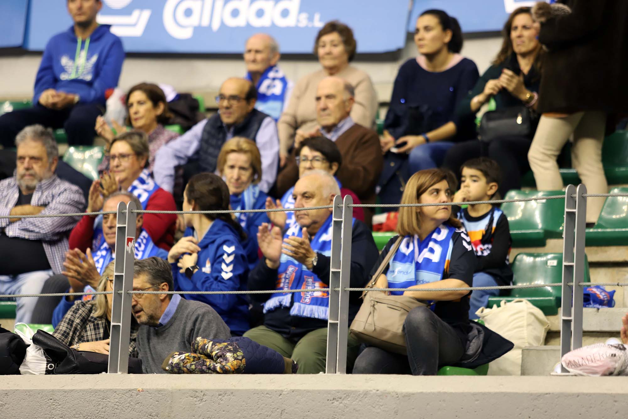 Fotos: La afición vuelve a responder a la llamada del San Pablo