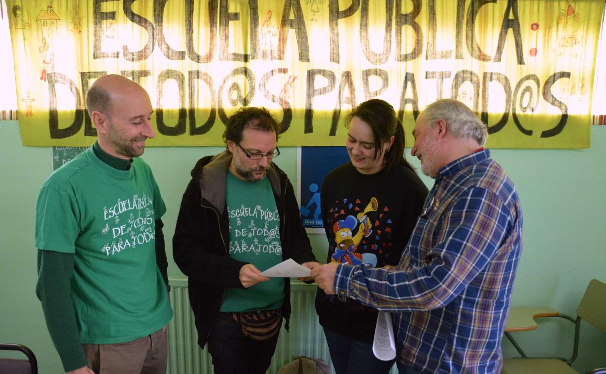 Los responsables de la Plataforma cuestionan la apuesta de la Consejeria de Educación. 