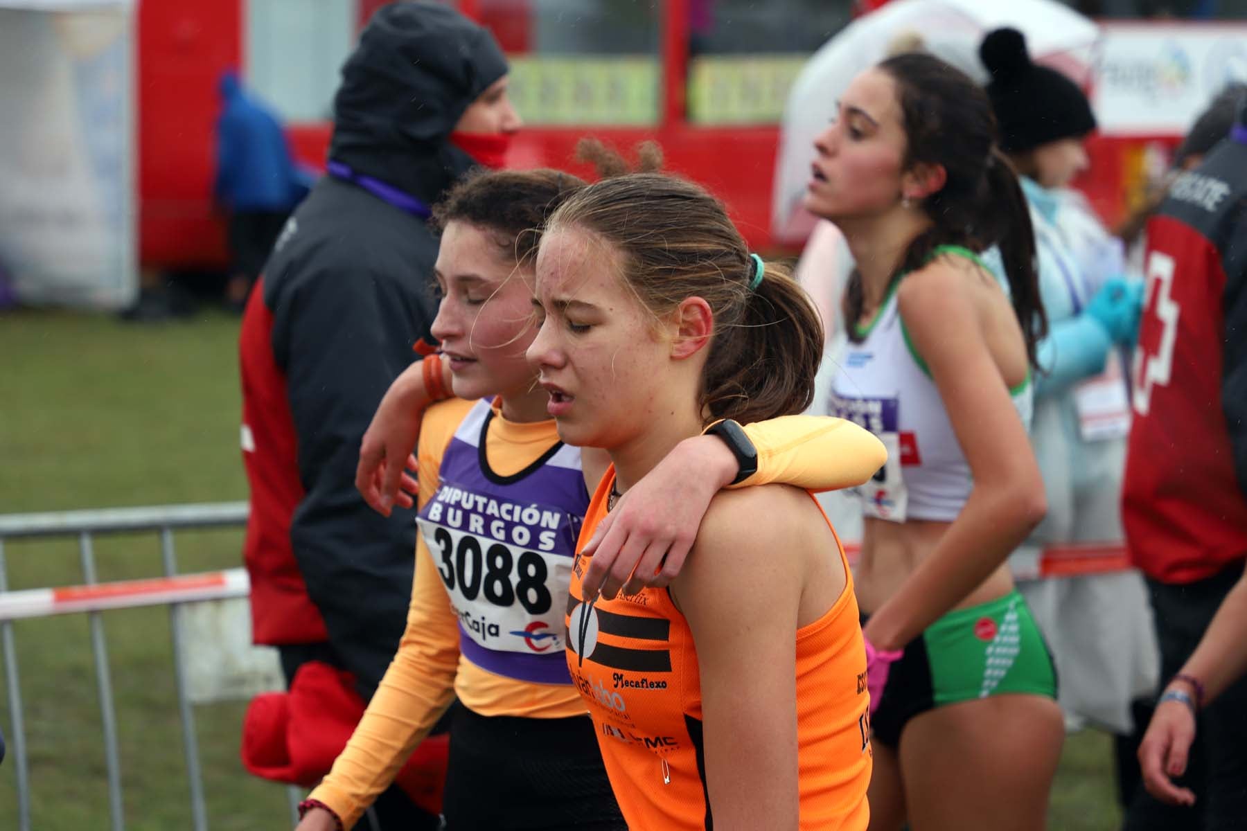 Los jóvenes también han demostrado su fortaleza en el cross. 