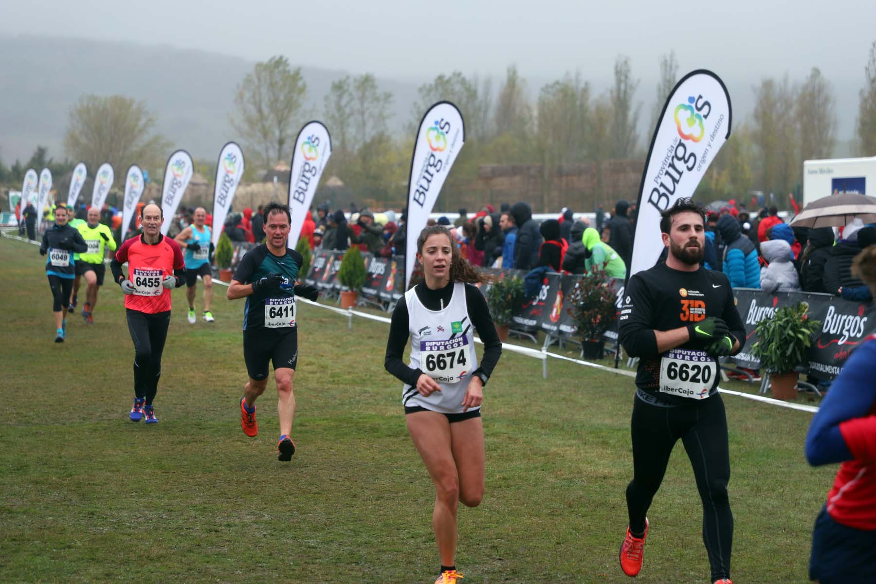 Miles de personas se han vuelto a dar cita en el circuito de Atapuerca. 