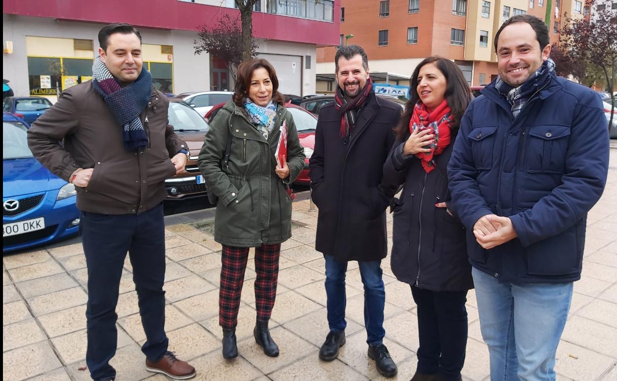 Los socialistas han acompañado a Luis Tudanca a votar