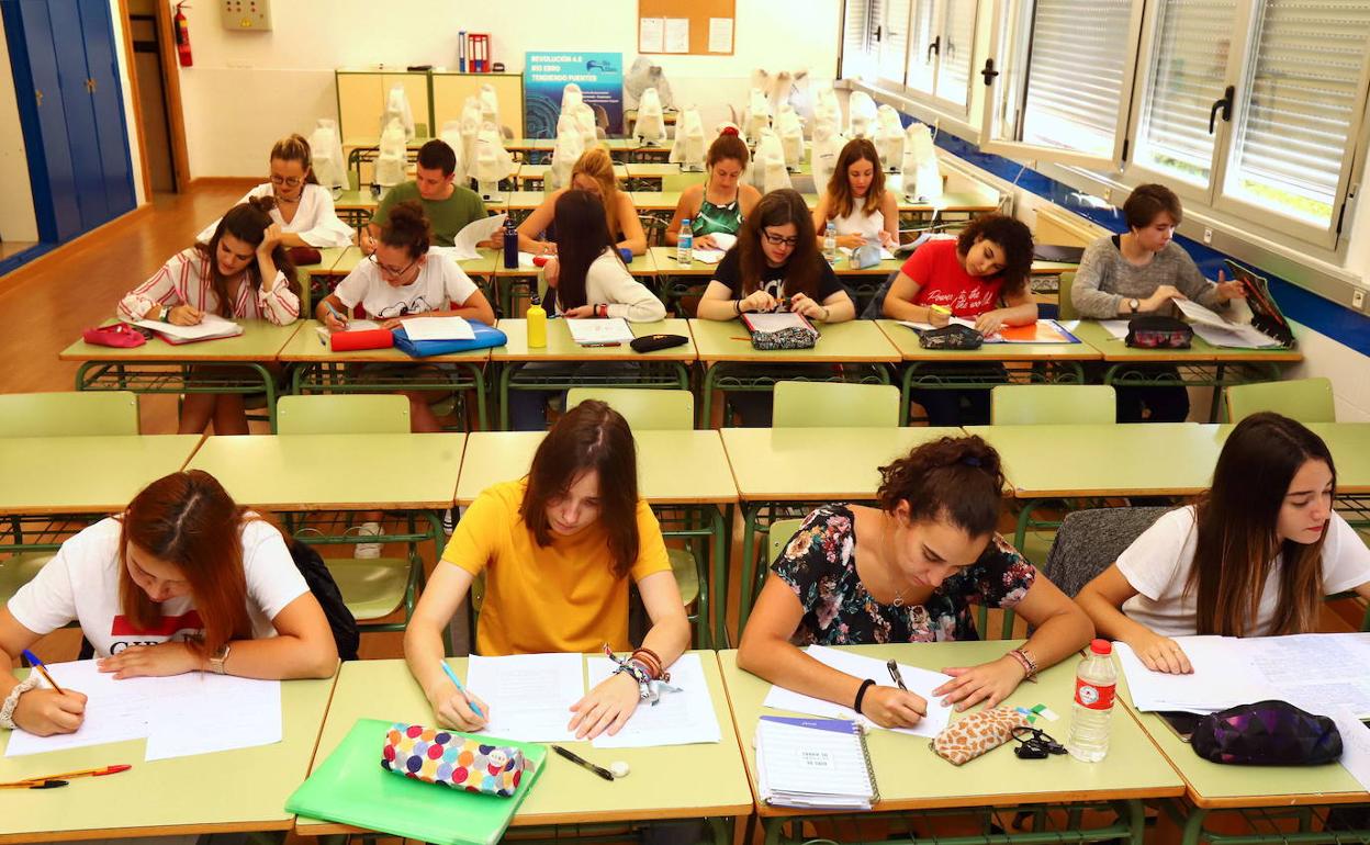 Un grupo de estudiantes en clase.