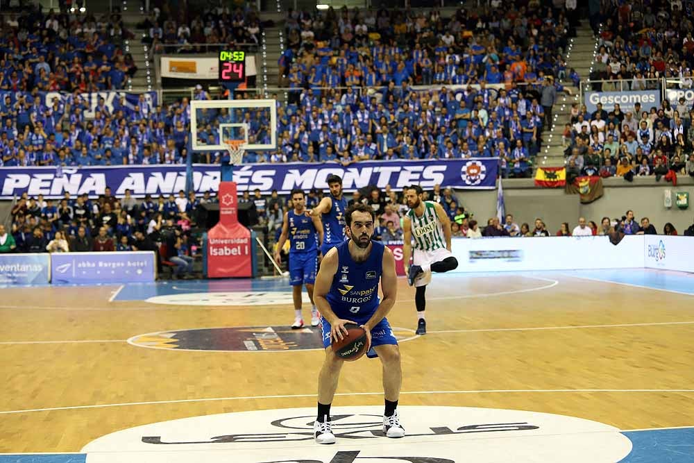 Fotos: Las mejores imágenes del partido entre San Pablo Burgos y Coosur Real Betis