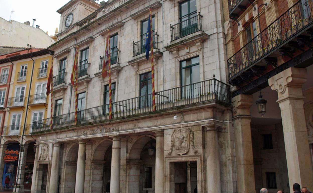 Fachada del Ayuntamiento de Burgos. 