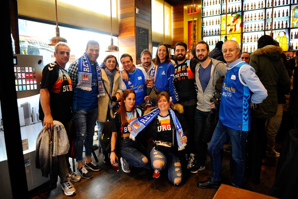 Casi un millar de burgaleses se han desplazado hasta la capital de España para ver la victoria de su equipo en el Wizink Center.