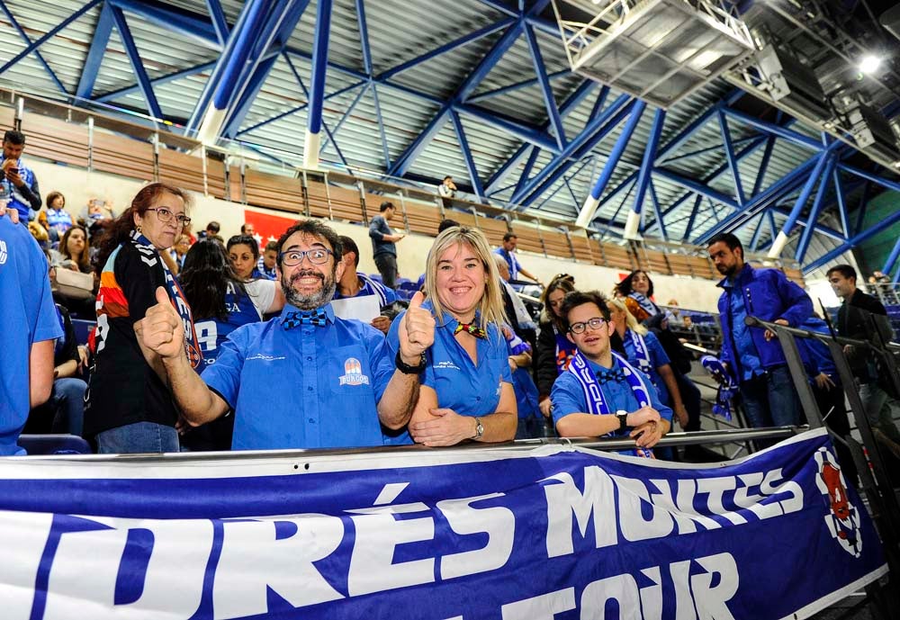 Casi un millar de burgaleses se han desplazado hasta la capital de España para ver la victoria de su equipo en el Wizink Center.