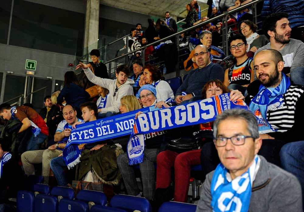 Casi un millar de burgaleses se han desplazado hasta la capital de España para ver la victoria de su equipo en el Wizink Center.