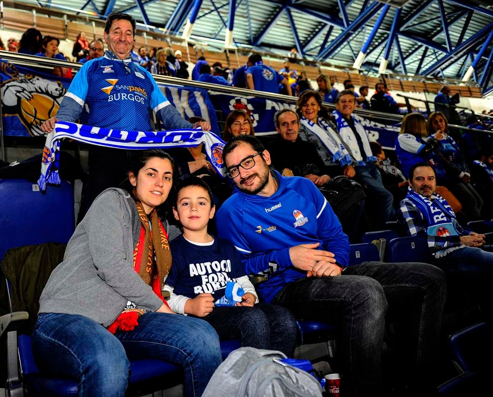 Casi un millar de burgaleses se han desplazado hasta la capital de España para ver la victoria de su equipo en el Wizink Center.