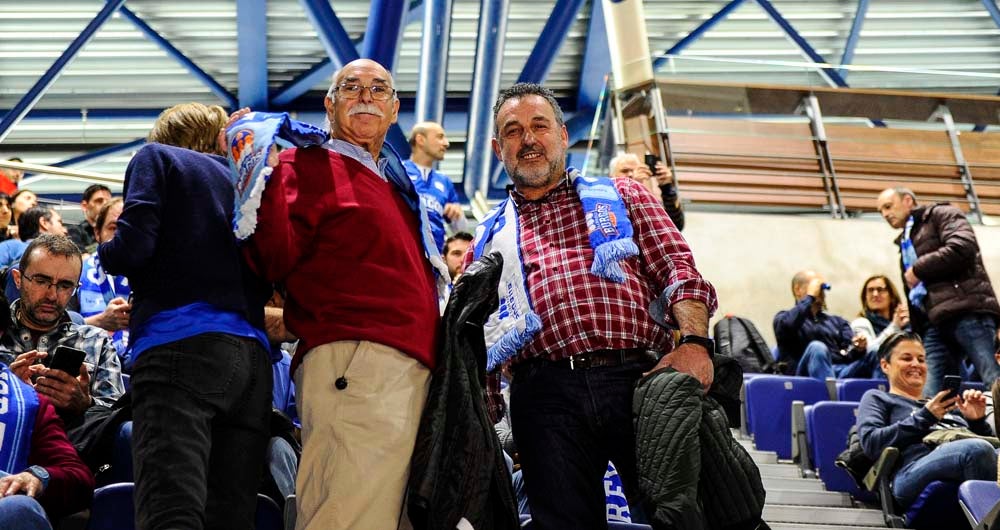 Casi un millar de burgaleses se han desplazado hasta la capital de España para ver la victoria de su equipo en el Wizink Center.