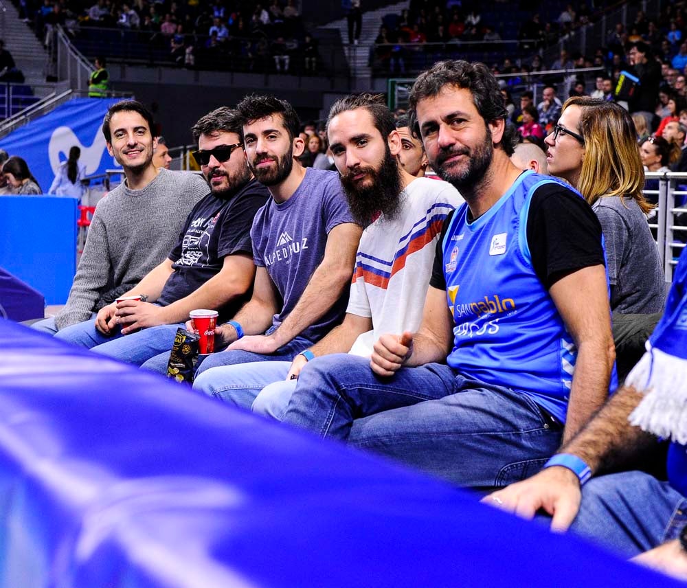 Casi un millar de burgaleses se han desplazado hasta la capital de España para ver la victoria de su equipo en el Wizink Center.